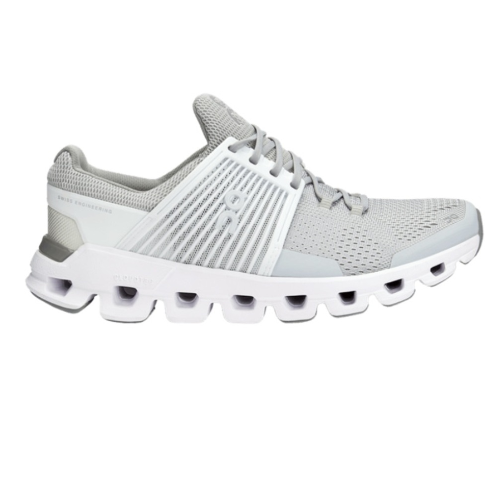 Women’s on cloud tennis shoes